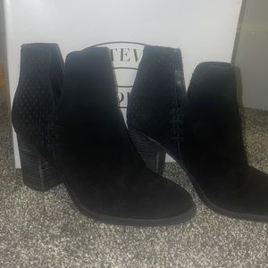 Steve Madden suede black booties